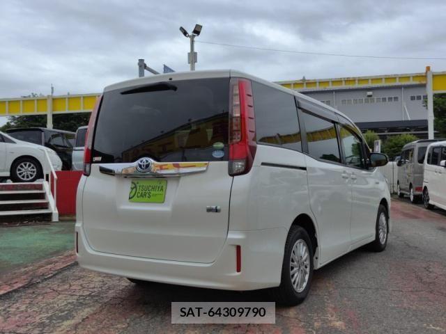 Toyota NOAH HYBRID 2016-03 7980358-1