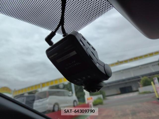 Toyota NOAH HYBRID 2016-03 7980358-19