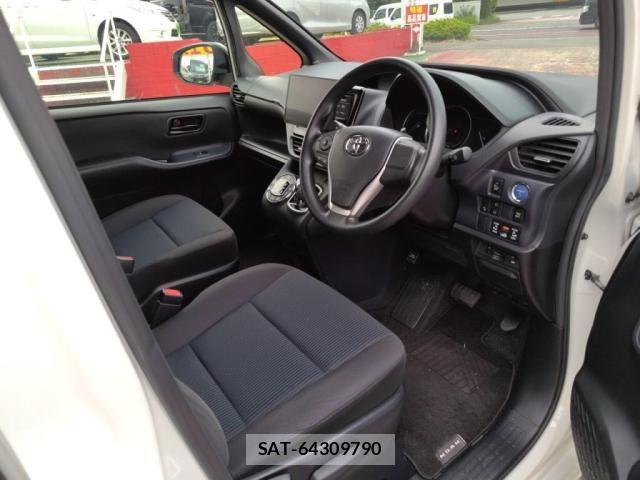 Toyota NOAH HYBRID 2016-03 7980358-22