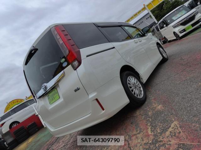 Toyota NOAH HYBRID 2016-03 7980358-25