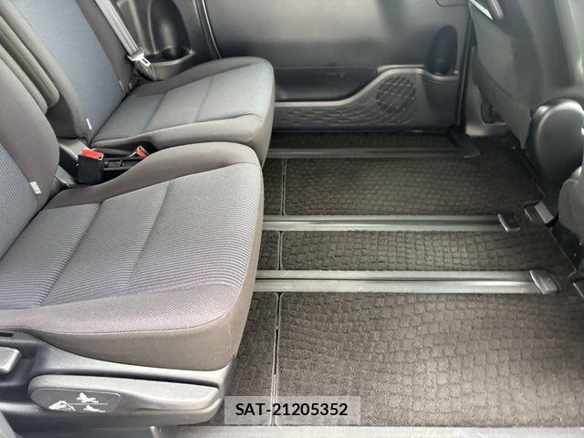 Toyota NOAH HYBRID 2018-04 7980361-13