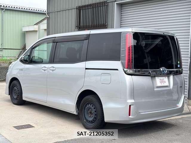 Toyota NOAH HYBRID 2018-04 7980361-6