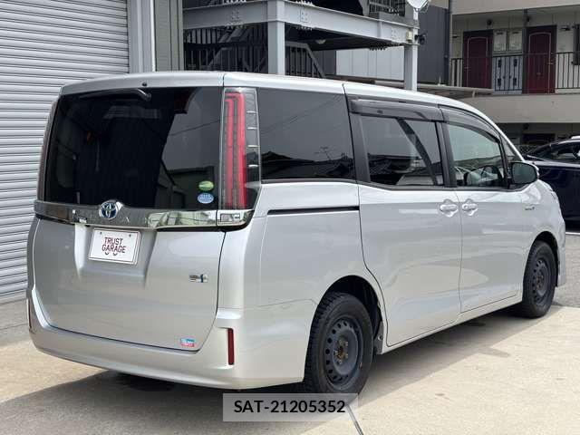 Toyota NOAH HYBRID 2018-04 7980361-8
