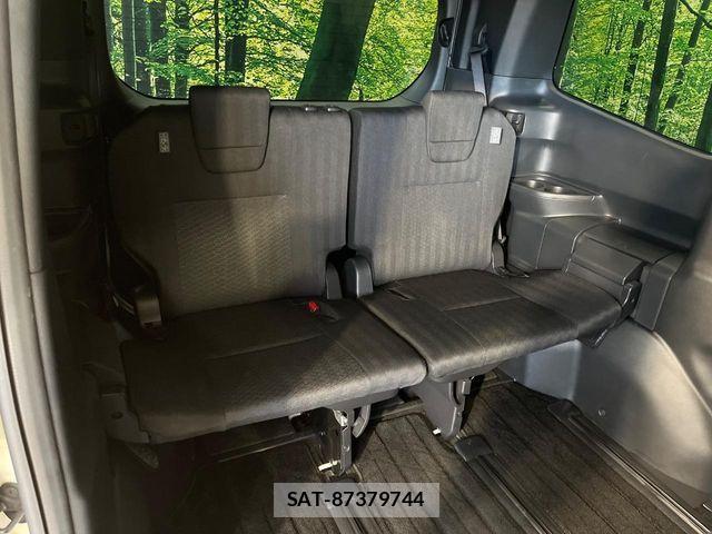 Toyota NOAH HYBRID 2022-03 7980355-9