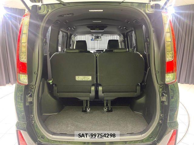 Toyota NOAH HYBRID 2016-12 7980362-9