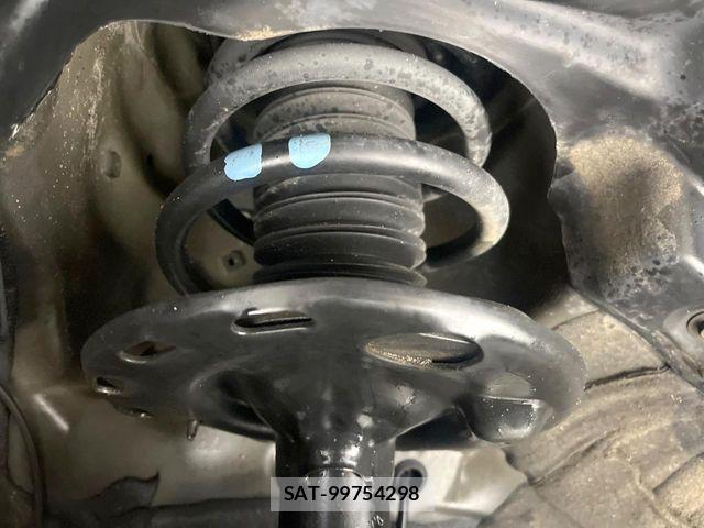 Toyota NOAH HYBRID 2016-12 7980362-19