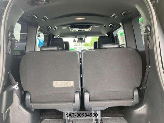Toyota NOAH HYBRID 2018-06 7980360-10