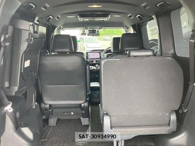 Toyota NOAH HYBRID 2018-06 7980360-11