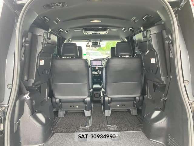 Toyota NOAH HYBRID 2018-06 7980360-12