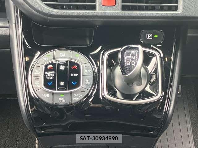 Toyota NOAH HYBRID 2018-06 7980360-14
