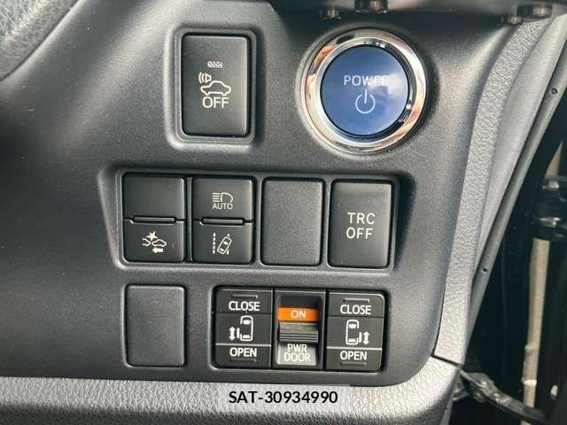 Toyota NOAH HYBRID 2018-06 7980360-15