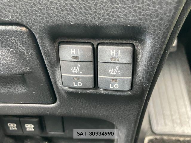 Toyota NOAH HYBRID 2018-06 7980360-16