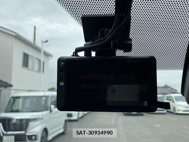 Toyota NOAH HYBRID 2018-06 7980360-18