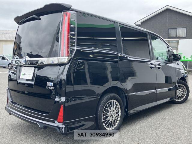 Toyota NOAH HYBRID 2018-06 7980360-25