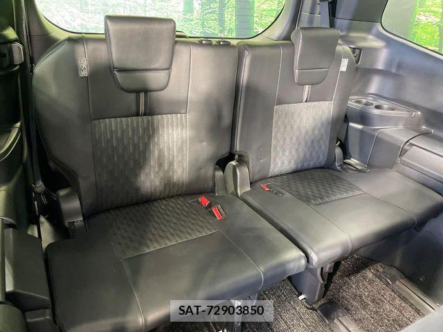 Toyota NOAH HYBRID 2022-12 8037268-9