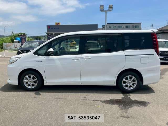 Toyota NOAH HYBRID 2015-12 8037275-14
