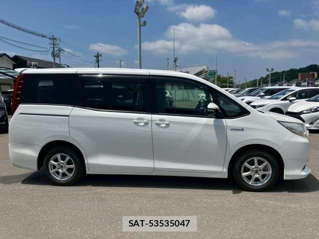 Toyota NOAH HYBRID 2015-12 8037275-17