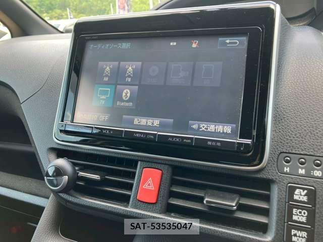 Toyota NOAH HYBRID 2015-12 8037275-3