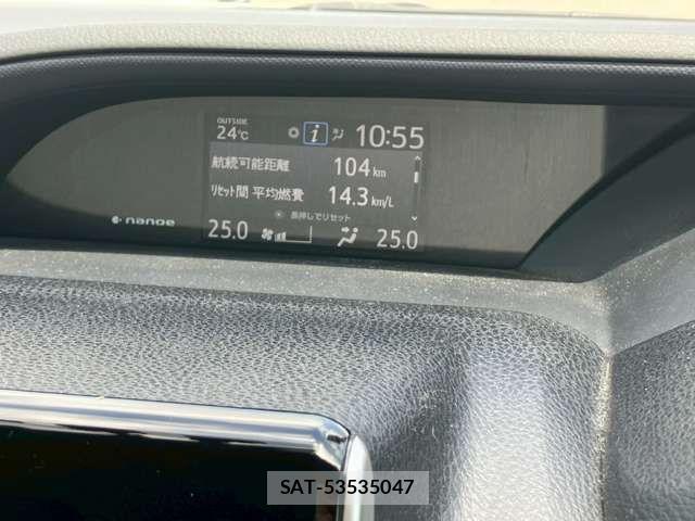 Toyota NOAH HYBRID 2015-12 8037275-6