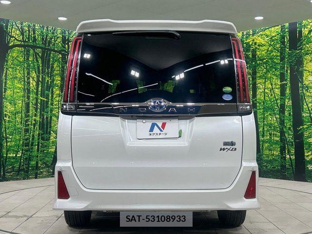 Toyota NOAH HYBRID 2017-12 8037273-15