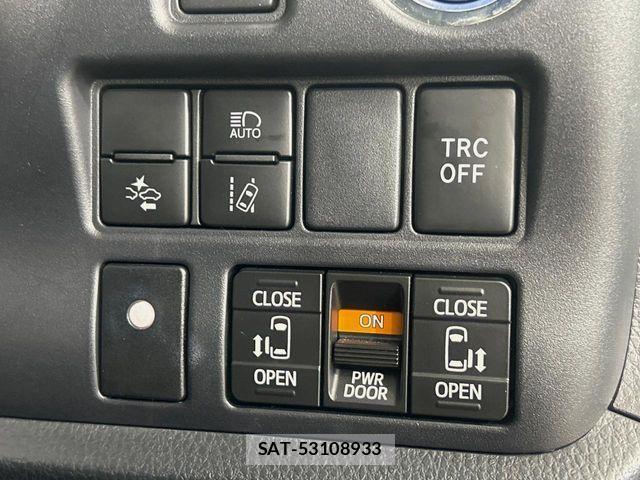 Toyota NOAH HYBRID 2017-12 8037273-3