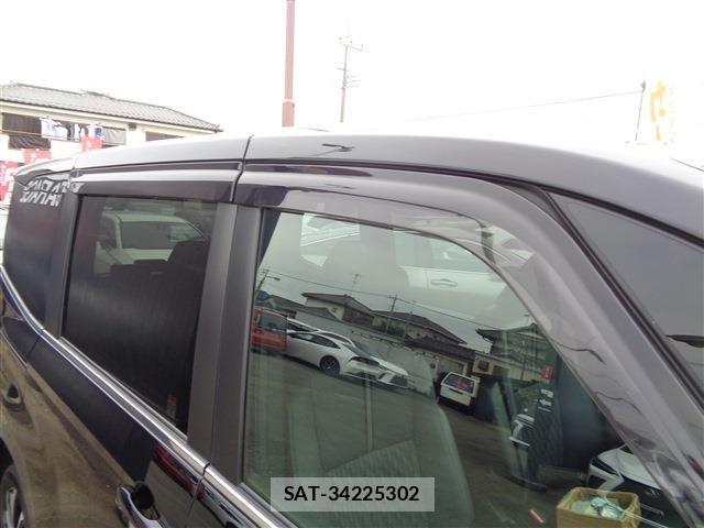 Toyota NOAH HYBRID 2023-08 8037271-9