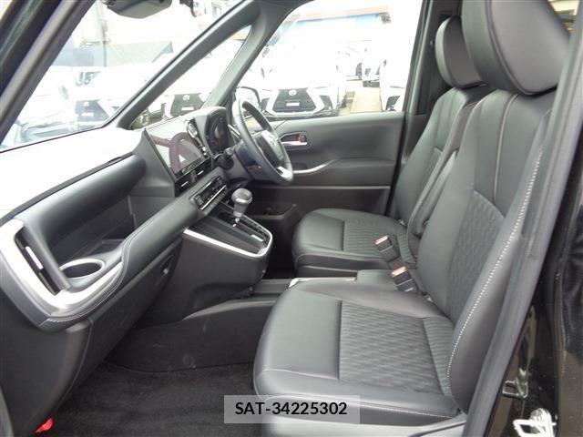 Toyota NOAH HYBRID 2023-08 8037271-10
