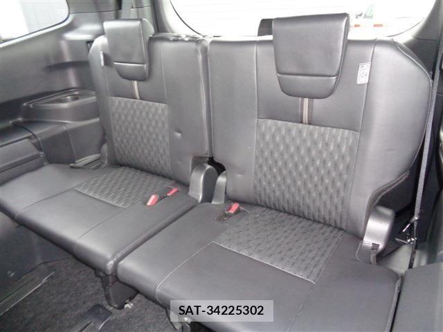 Toyota NOAH HYBRID 2023-08 8037271-13