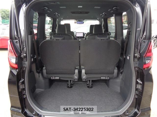 Toyota NOAH HYBRID 2023-08 8037271-15