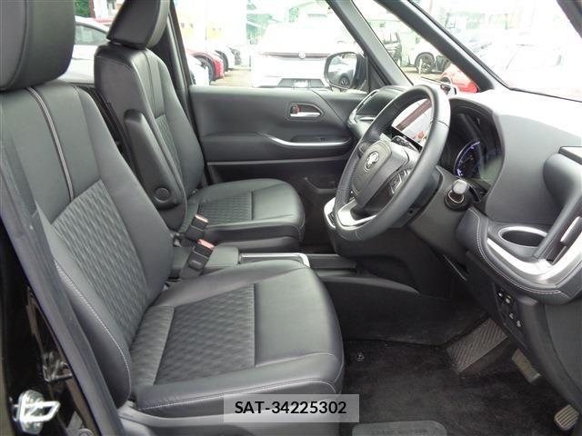 Toyota NOAH HYBRID 2023-08 8037271-16