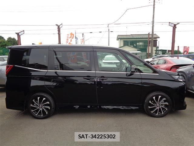 Toyota NOAH HYBRID 2023-08 8037271-3