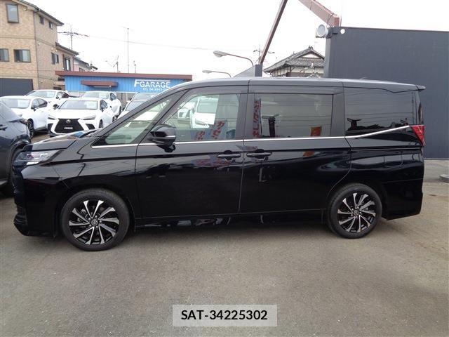 Toyota NOAH HYBRID 2023-08 8037271-4