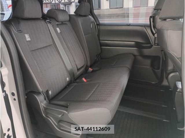 Toyota NOAH HYBRID 2023-07 8037274-11
