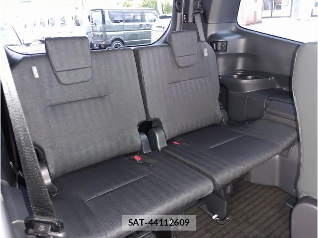 Toyota NOAH HYBRID 2023-07 8037274-12