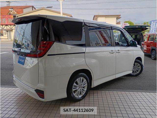 Toyota NOAH HYBRID 2023-07 8037274-2