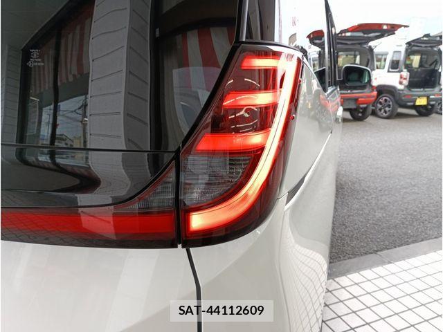 Toyota NOAH HYBRID 2023-07 8037274-6