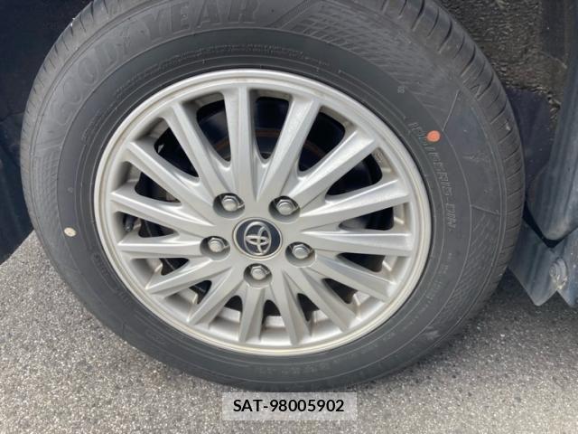 Toyota NOAH HYBRID 2014-09 8037282-9