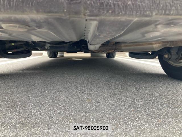 Toyota NOAH HYBRID 2014-09 8037282-12