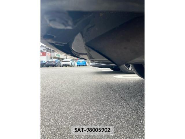 Toyota NOAH HYBRID 2014-09 8037282-13