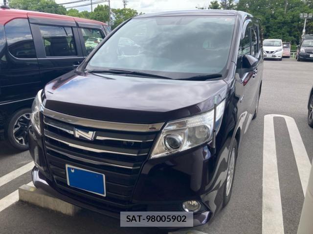 Toyota NOAH HYBRID 2014-09 8037282-1