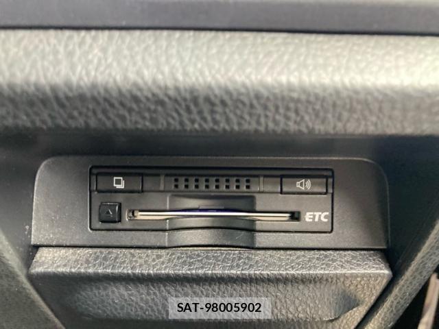 Toyota NOAH HYBRID 2014-09 8037282-20