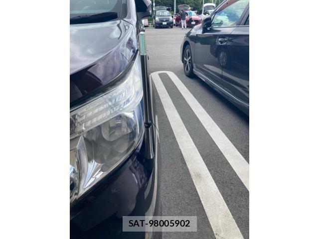 Toyota NOAH HYBRID 2014-09 8037282-4