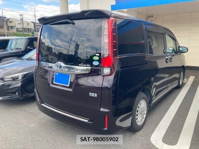 Toyota NOAH HYBRID 2014-09 8037282-5