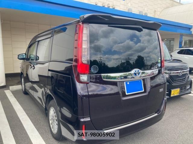 Toyota NOAH HYBRID 2014-09 8037282-6