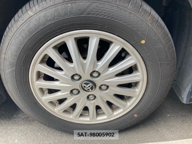 Toyota NOAH HYBRID 2014-09 8037282-8