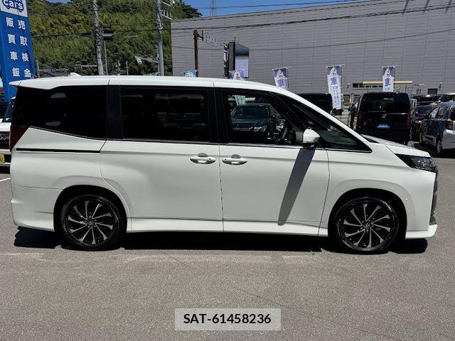 Toyota NOAH HYBRID 2026-06 8037263-4