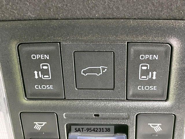 Toyota NOAH HYBRID 2022-11 8037269-5