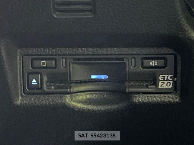 Toyota NOAH HYBRID 2022-11 8037269-6
