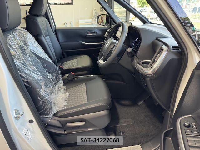 Toyota NOAH HYBRID 2026-06 8037264-8