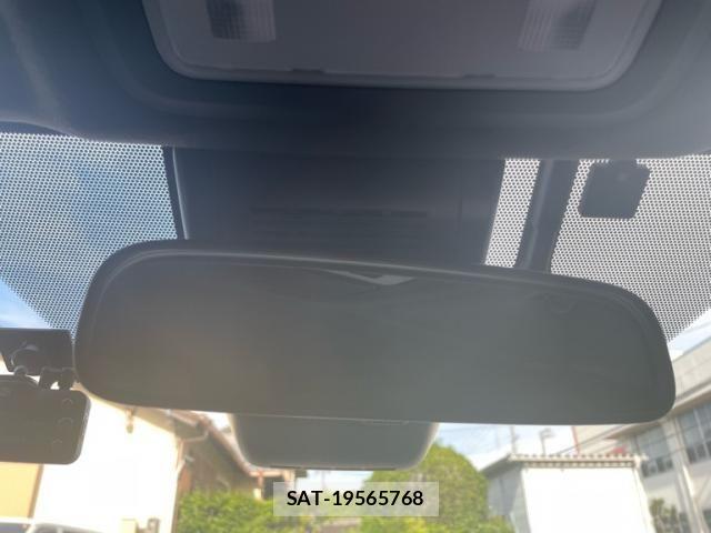 Toyota NOAH HYBRID 2021-04 8037272-17